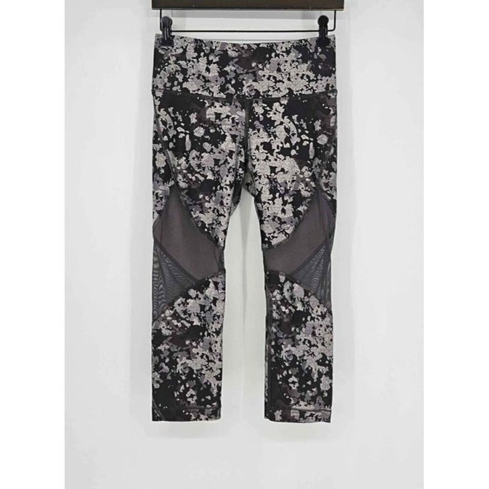 Under Armour Compression Heatgear Greenish Gray Camo Design Capri Leggings Sz M